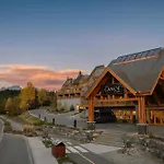 Hotel Canoe And Suites